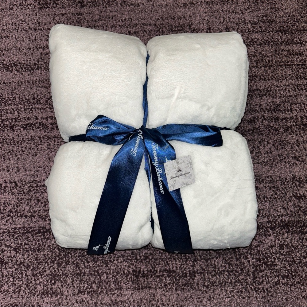 Tommy Bahama White Sherpa Blanket